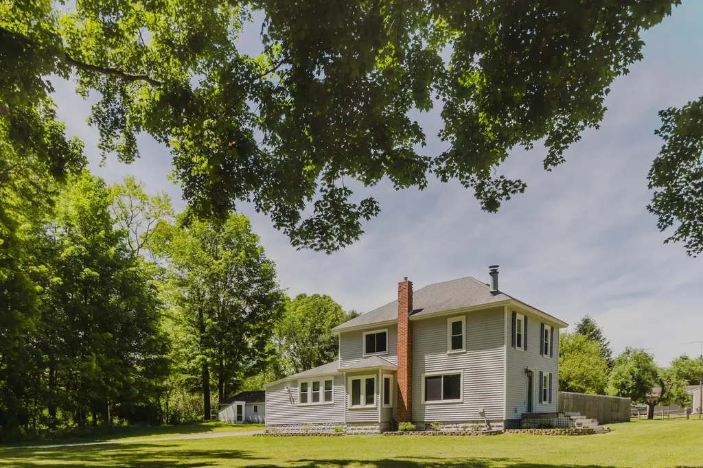 28033 62nd Avenue Antwerp Township MI 49065
