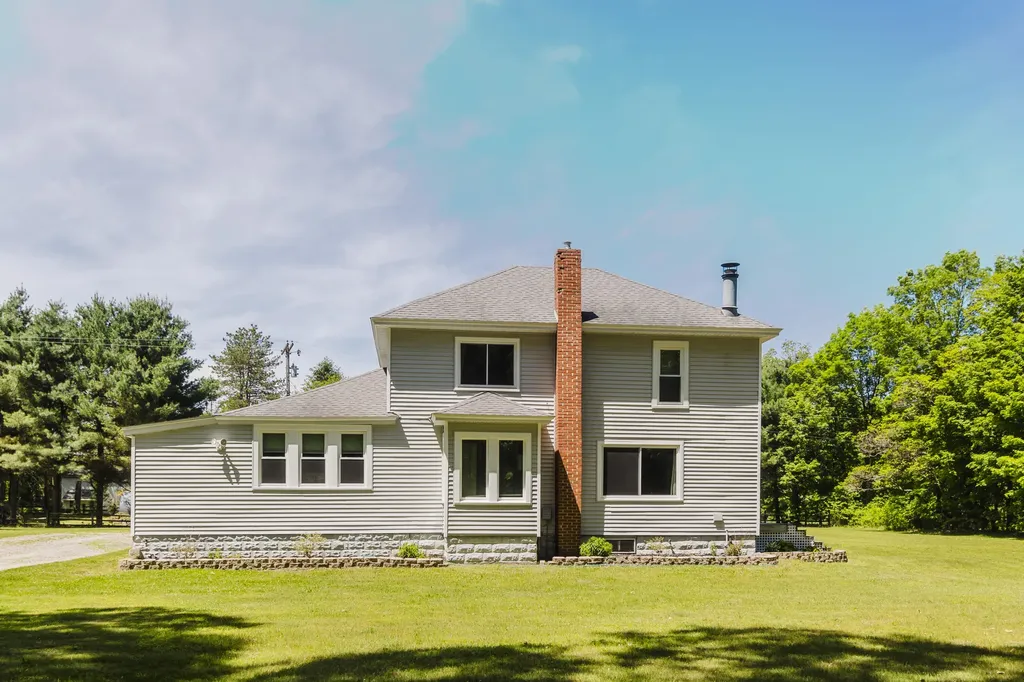 28033 62nd Avenue Antwerp Township MI 49065