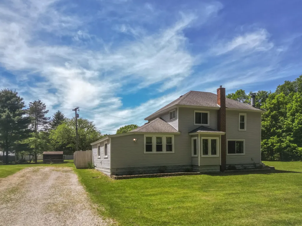 28033 62nd Avenue Antwerp Township MI 49065