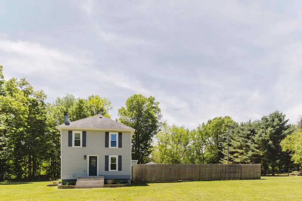 28033 62nd Avenue Antwerp Township MI 49065