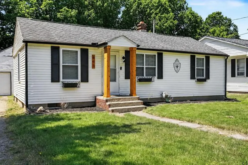 315 N Cedar Street Schoolcraft Village MI 49087