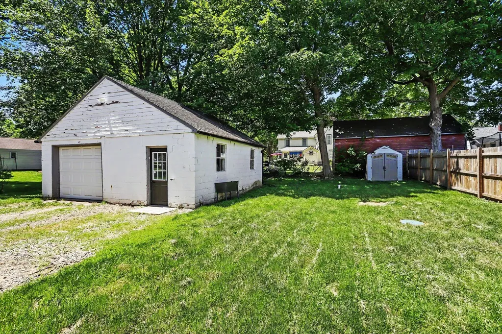 315 N Cedar Street Schoolcraft Village MI 49087