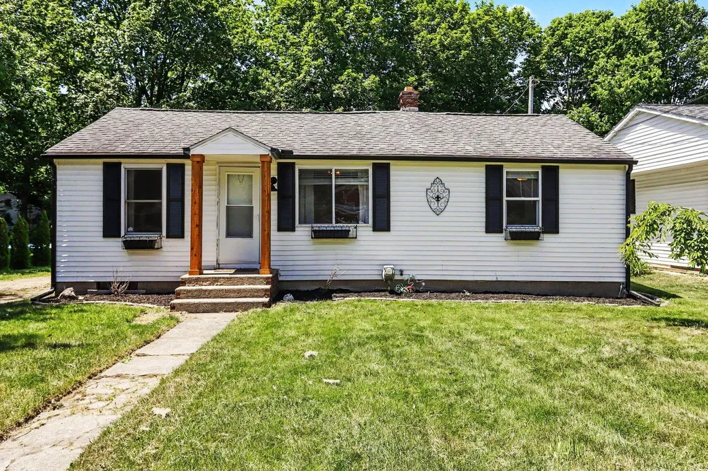 315 N Cedar Street Schoolcraft Village MI 49087