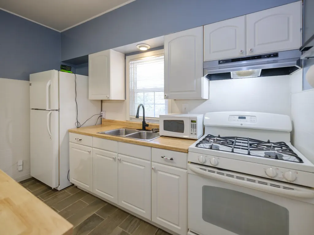 812 Washburn Avenue Kalamazoo Charter Township MI 49048