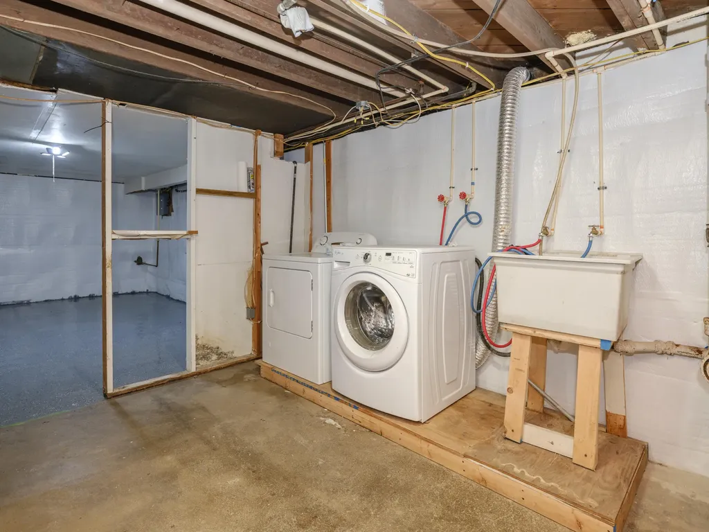 812 Washburn Avenue Kalamazoo Charter Township MI 49048