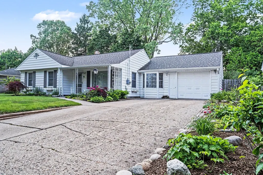 4106 Duke Street Kalamazoo City MI 49008