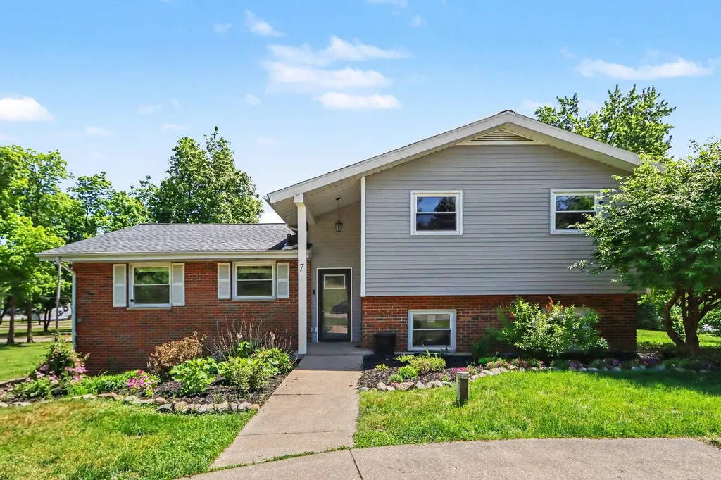 7 Garden Avenue S Pennfield Charter Township MI 49017