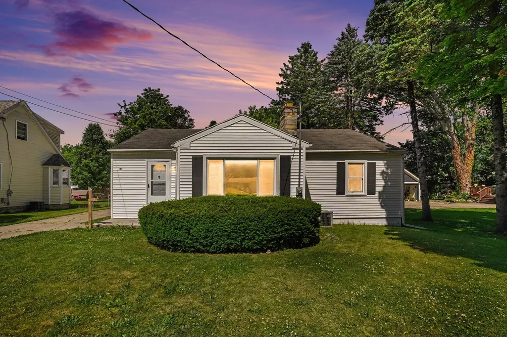 1425 Sunnyside Drive Kalamazoo Charter Township MI 49048