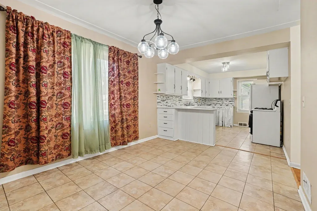 1425 Sunnyside Drive Kalamazoo Charter Township MI 49048