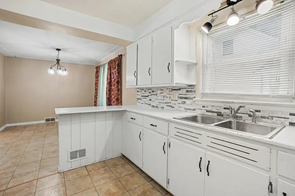 1425 Sunnyside Drive Kalamazoo Charter Township MI 49048