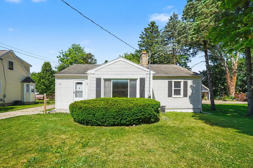 1425 Sunnyside Drive Kalamazoo Charter Township MI 49048
