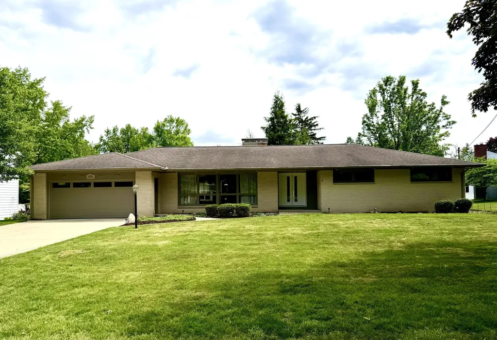 1935 Skyler Drive Kalamazoo City MI 49008