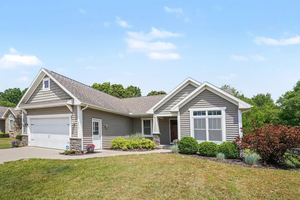 2212 Oakland Farms Trail Portage City MI 49024