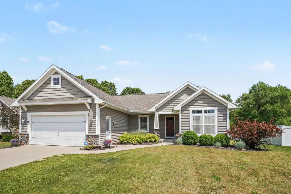 2212 Oakland Farms Trail Portage City MI 49024