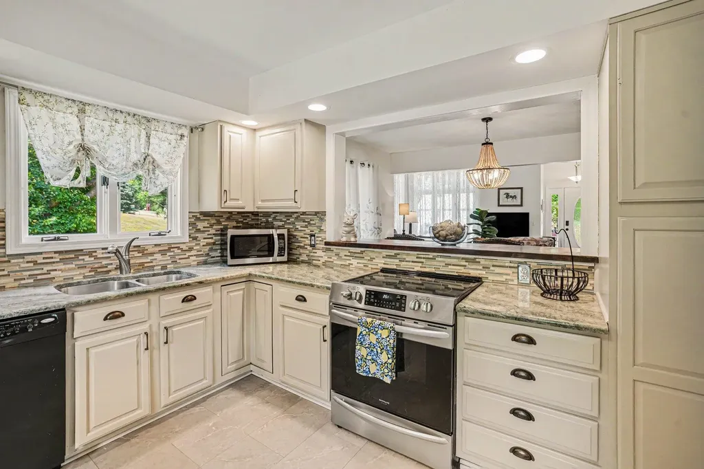 4821 Landing Way Comstock Charter Township MI 49048