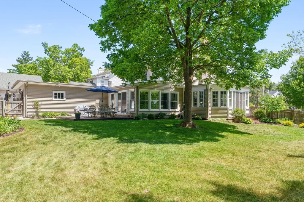 1532 Henderson Drive Kalamazoo City MI 49006