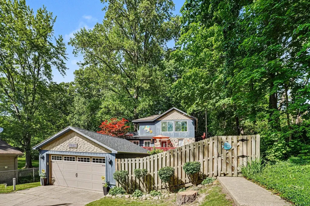11230 Lakeshore Drive Fabius Township MI 49093