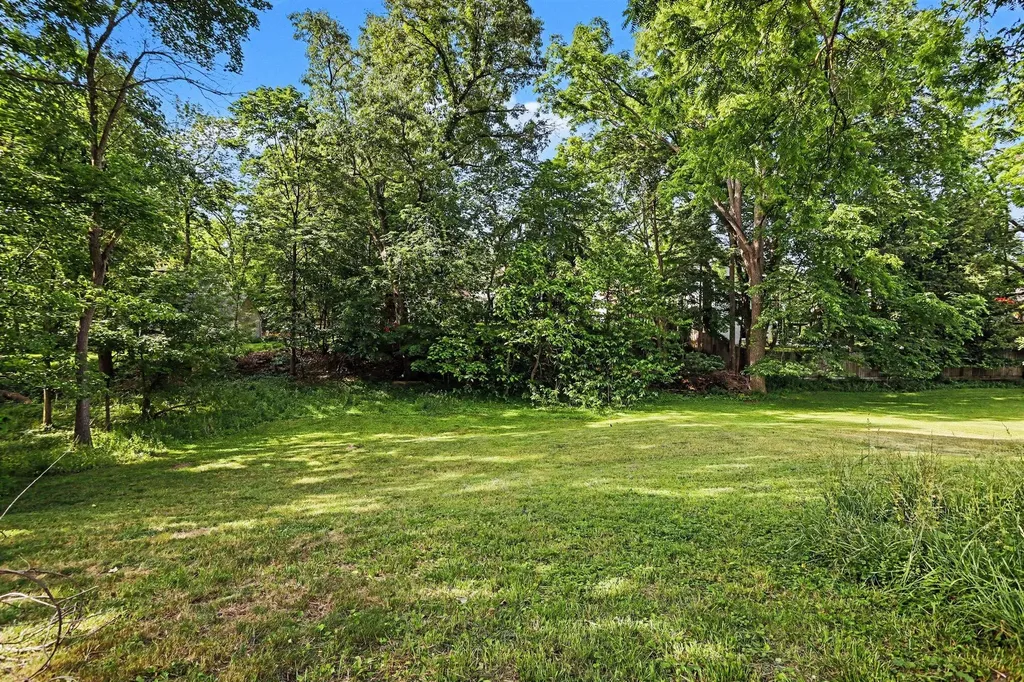 1213 Whites Road Kalamazoo City MI 49008