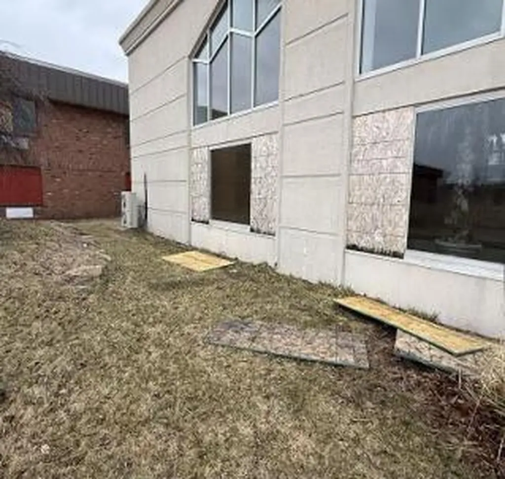 5217 Bay City Road Midland City MI 48642