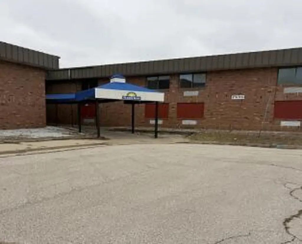5217 Bay City Road Midland City MI 48642