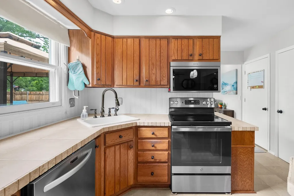 1520 Edington Street Portage City MI 49024