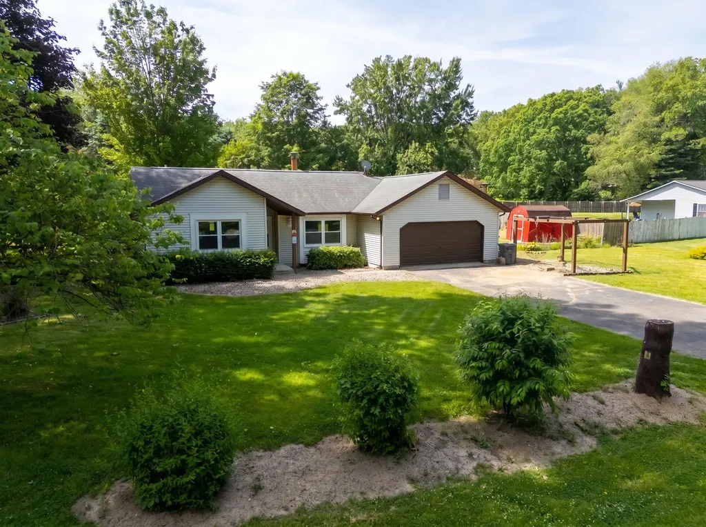 24383 Thousand Oaks Drive Almena Township MI 49071