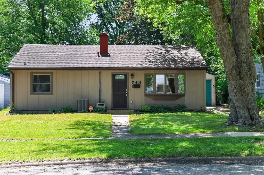 749 Denway Drive Kalamazoo City MI 49008