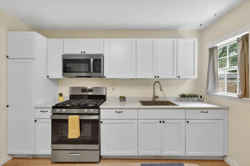 749 Denway Drive Kalamazoo City MI 49008