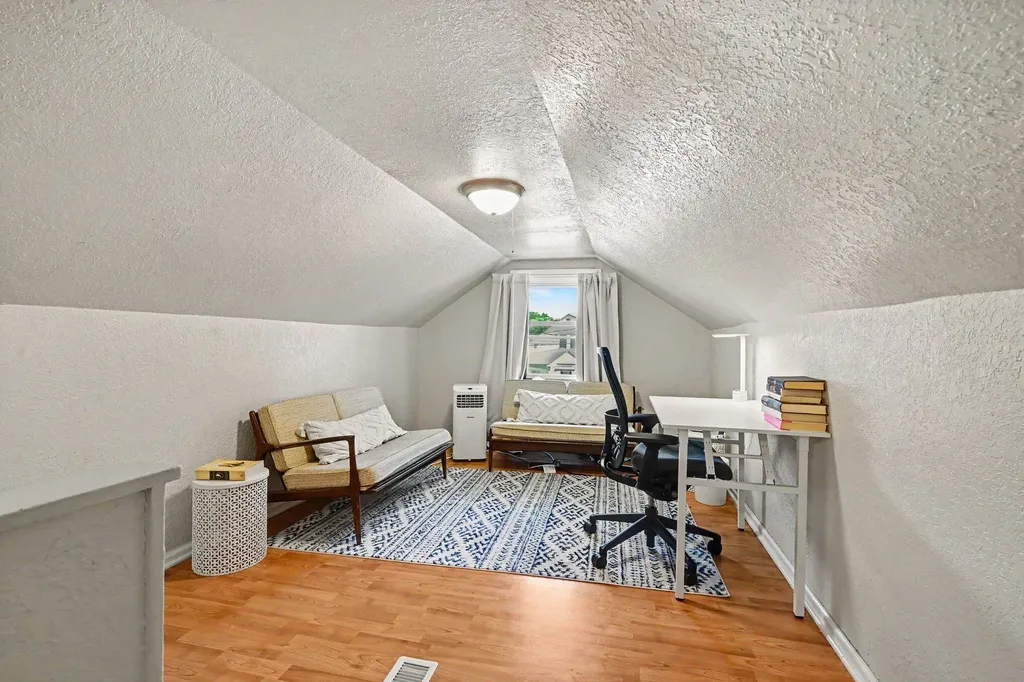 204 Nelson Avenue Kalamazoo Charter Township MI 49006