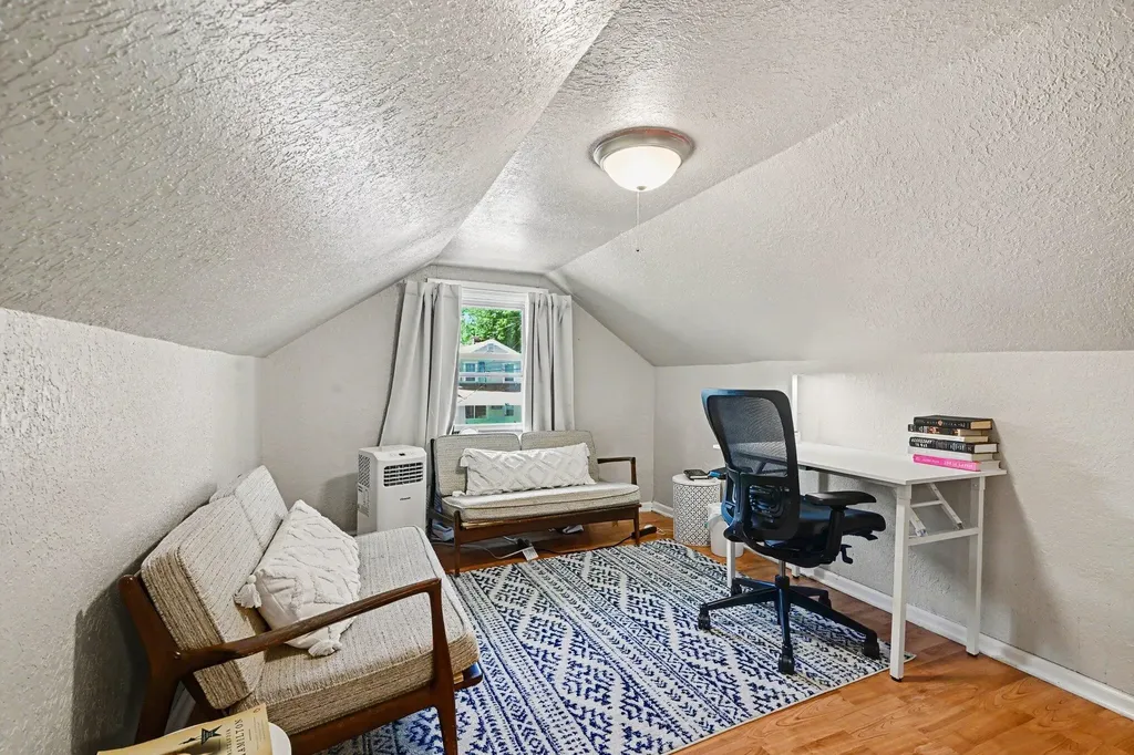 204 Nelson Avenue Kalamazoo Charter Township MI 49006