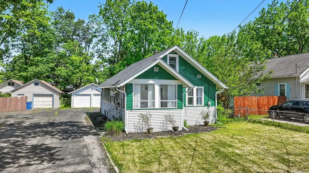 204 Nelson Avenue Kalamazoo Charter Township MI 49006