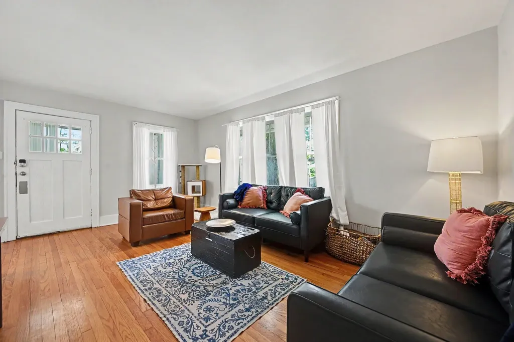 204 Nelson Avenue Kalamazoo Charter Township MI 49006
