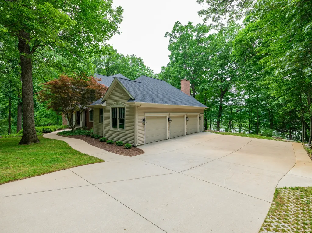 6311 E Bay Lane Richland Township MI 49083