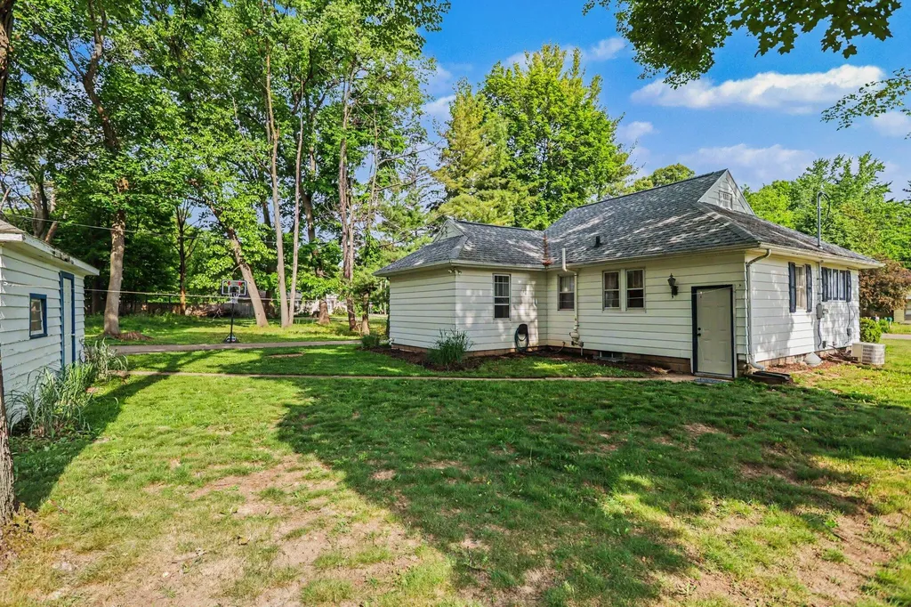 20 E Langley Road Battle Creek City MI 49015