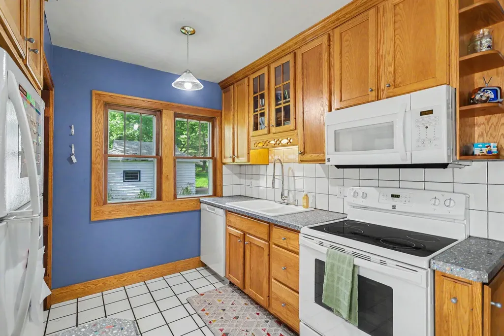 20 E Langley Road Battle Creek City MI 49015