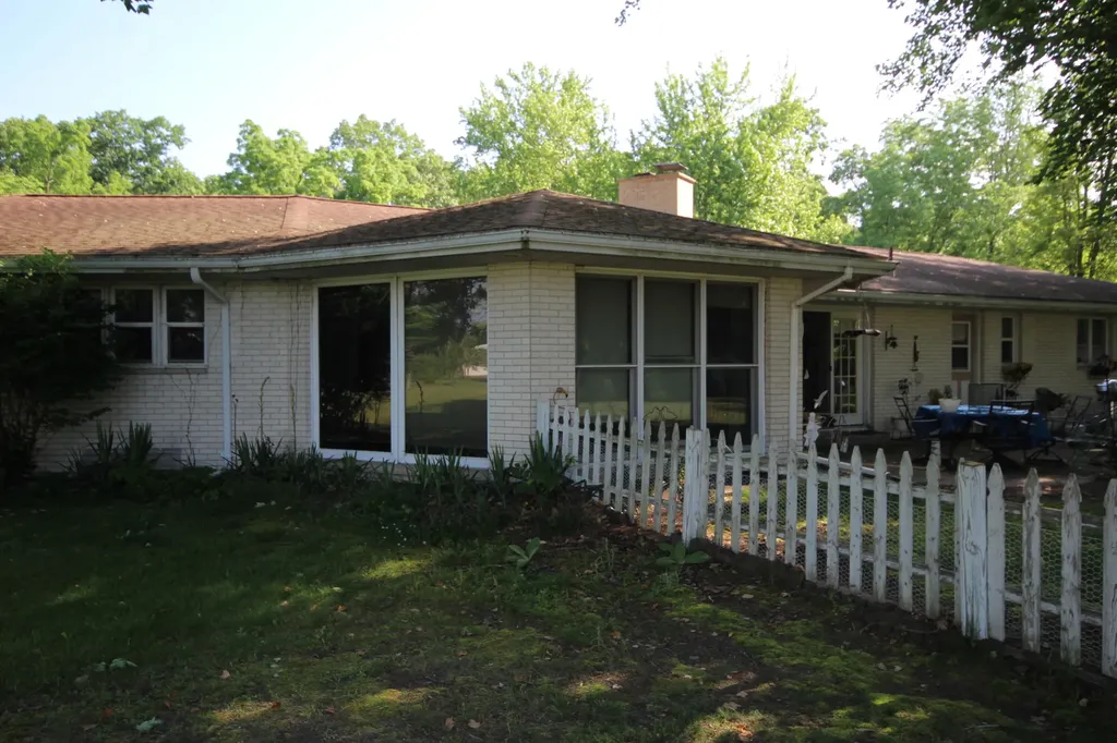 1550 E Y Avenue Schoolcraft Township MI 49097