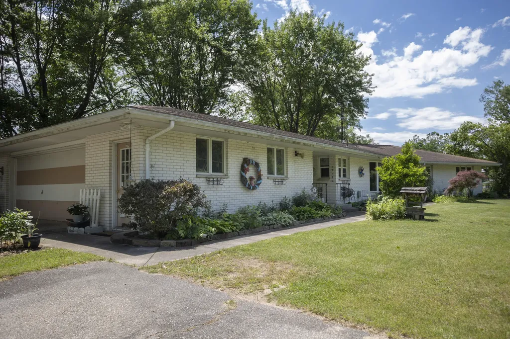 1550 E Y Avenue Schoolcraft Township MI 49097