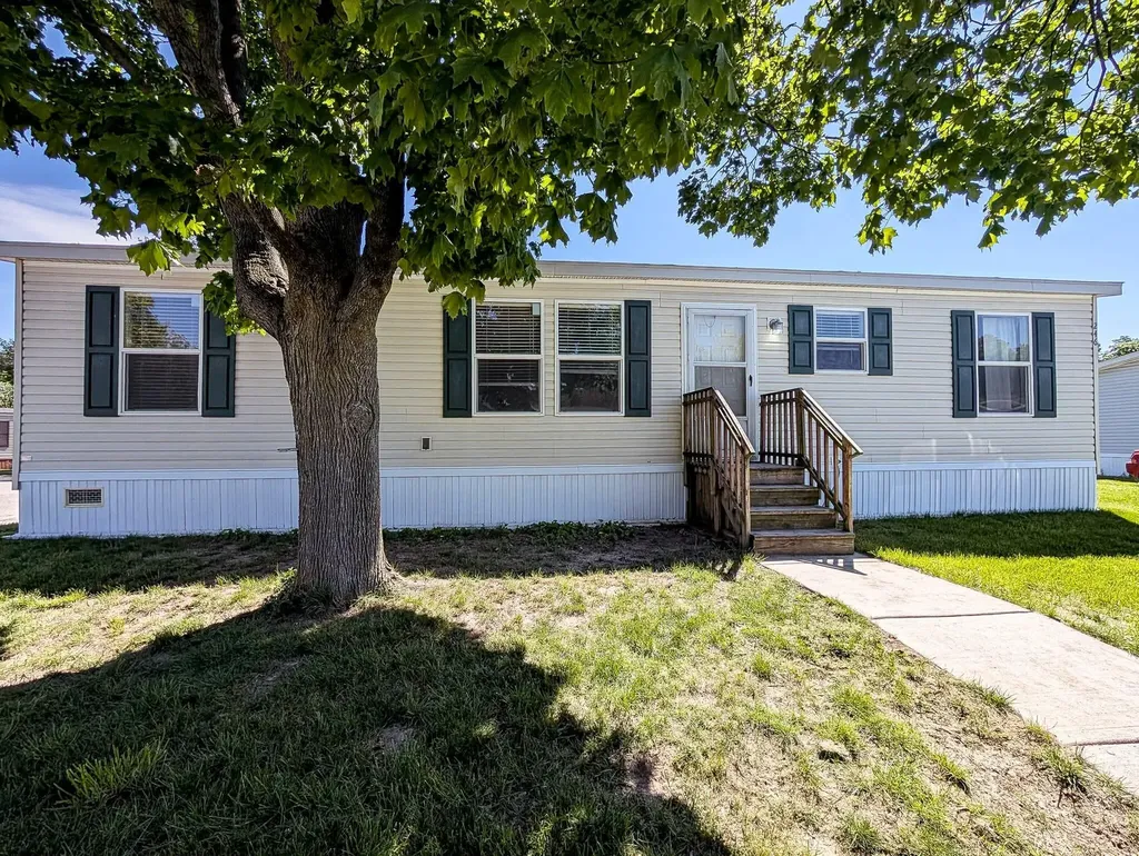246 Center Green Meadow Street SE Grand Rapids Charter Township MI 49548