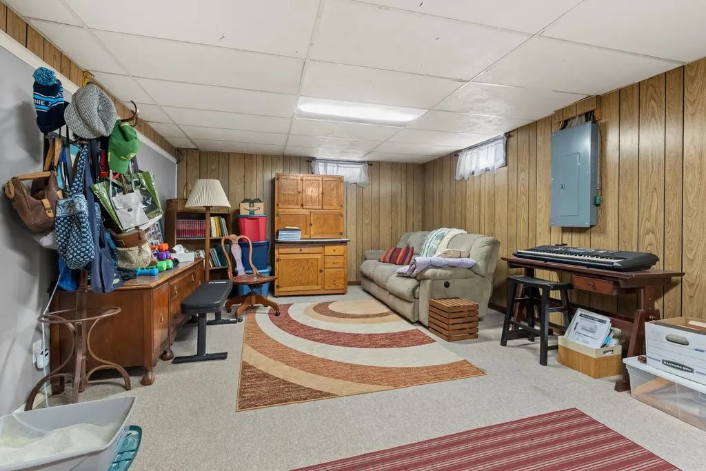 159 Kings Lane Emmett Charter Township MI 49014