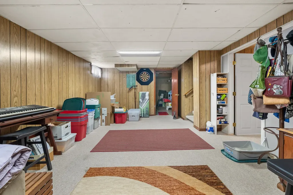 159 Kings Lane Emmett Charter Township MI 49014