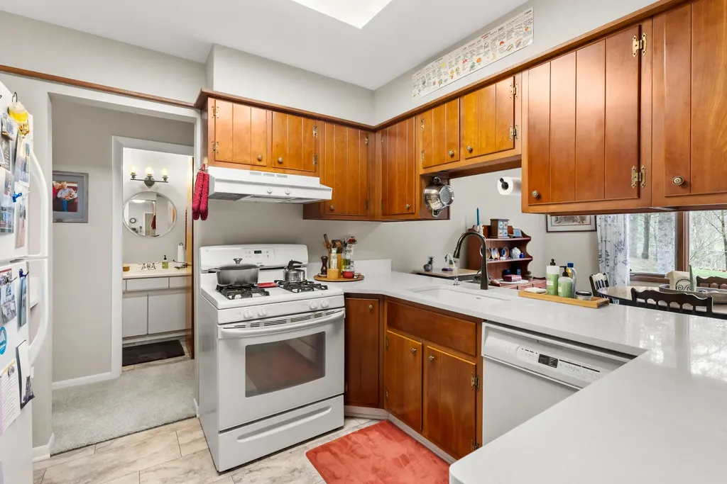 159 Kings Lane Emmett Charter Township MI 49014