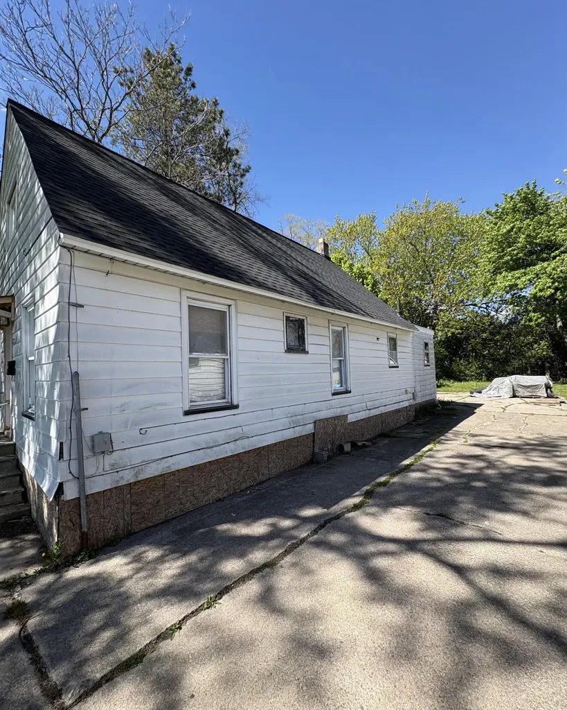2121 Sheridan Avenue Saginaw City MI 48601
