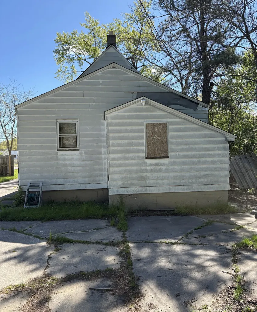 2121 Sheridan Avenue Saginaw City MI 48601