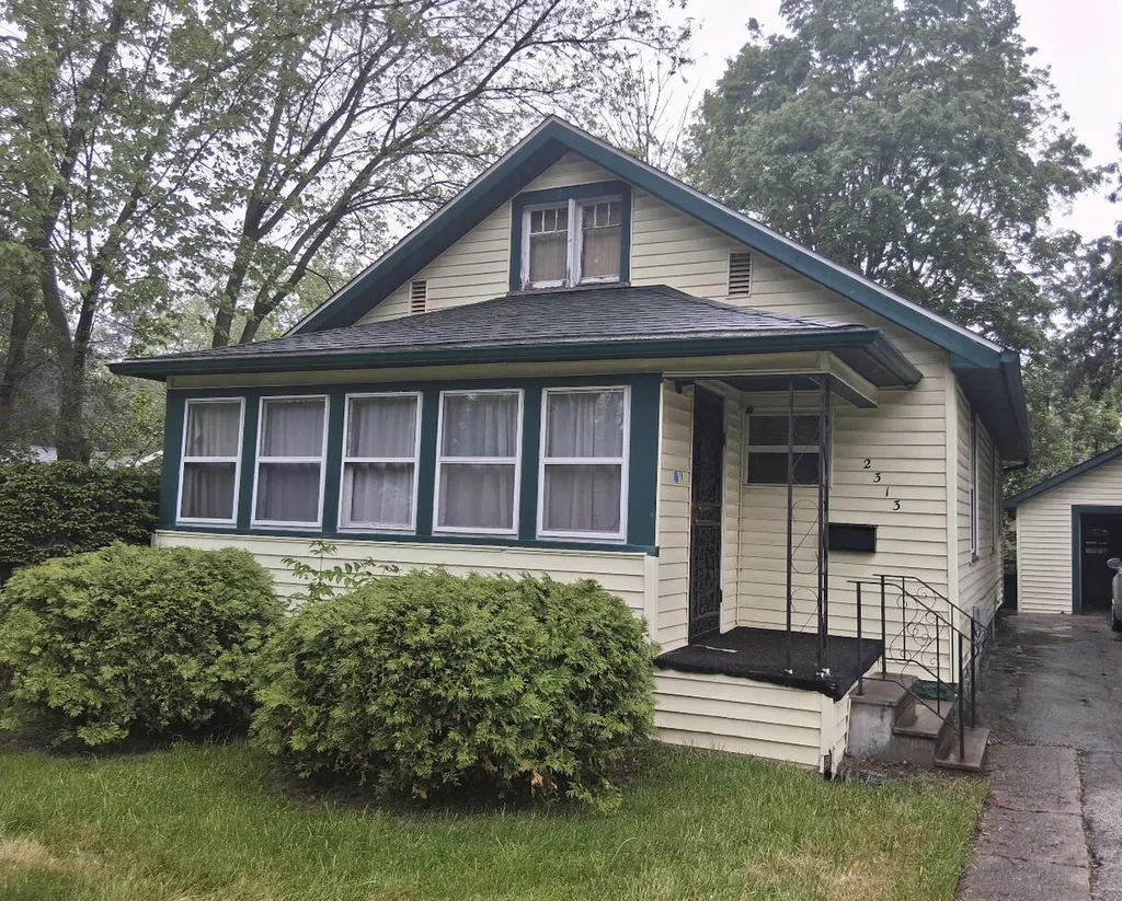 2313 Glenwood Avenue Saginaw City MI 48601