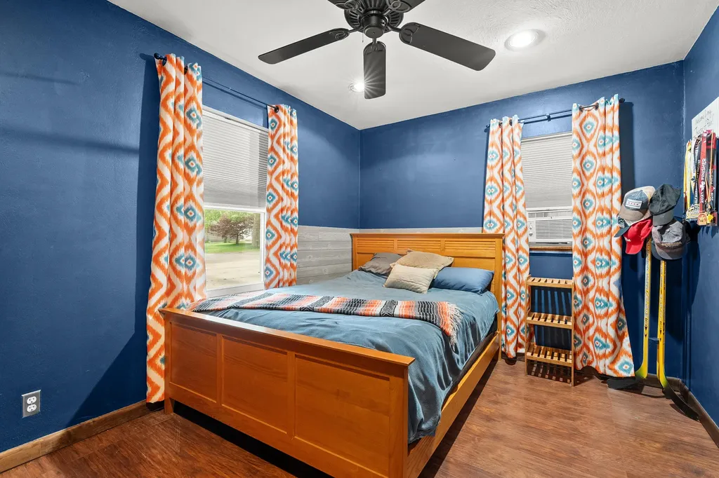 606 Pleasant Avenue Kalamazoo City MI 49008