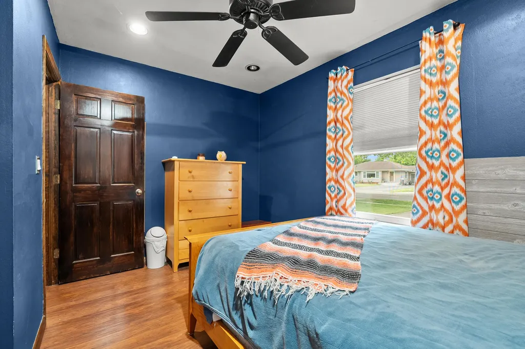 606 Pleasant Avenue Kalamazoo City MI 49008