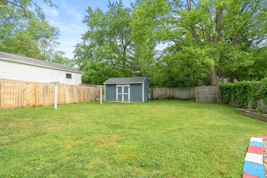 606 Pleasant Avenue Kalamazoo City MI 49008