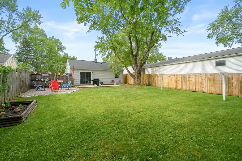 606 Pleasant Avenue Kalamazoo City MI 49008