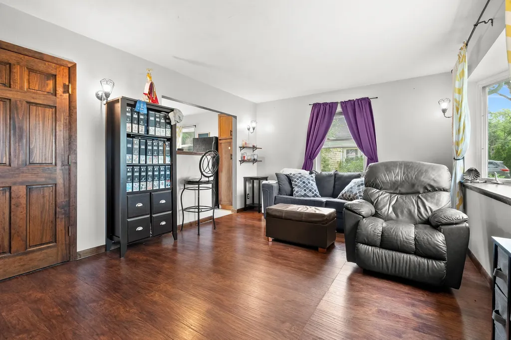 606 Pleasant Avenue Kalamazoo City MI 49008
