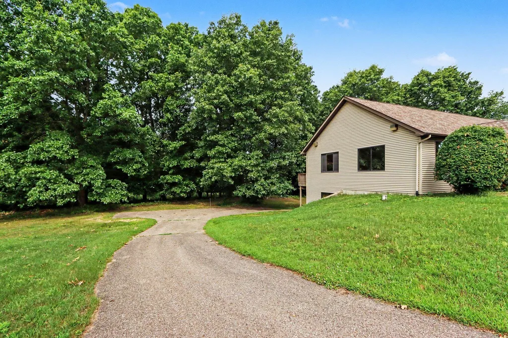 50744 25th Street Antwerp Township MI 49071